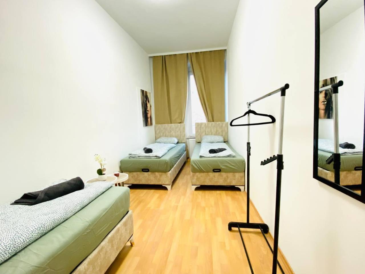 Comfortable Room In The 23Rd District Of Vienna Fr4 Екстериор снимка
